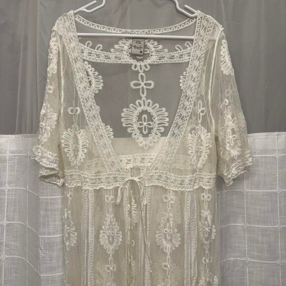 American Rag White Sheer Pattern Lace Robe - Picture 2 of 5